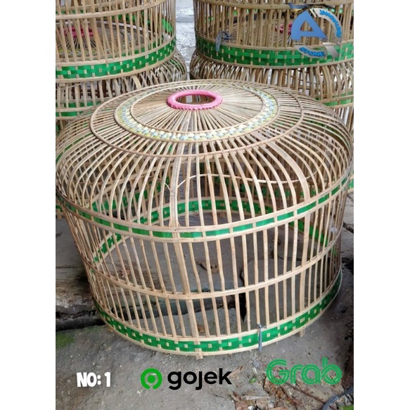  Kandang Kurungan Ayam Bambu Bulat