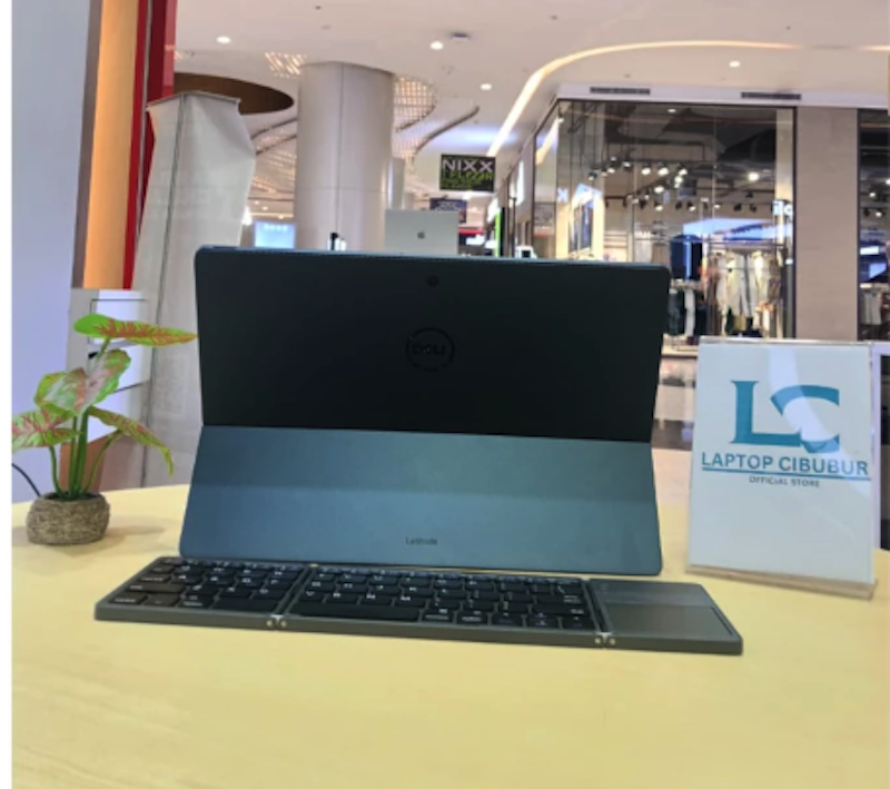 Dell Latitude 2-in-1 Laptop 7350 2