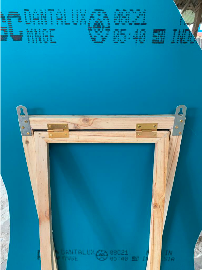 ANKAA Irregular Standing Mirror
