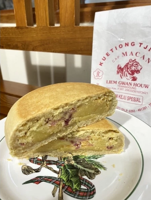 Kue Tong Tjiu Pia Cap Macan Liem Gwan Houw 3