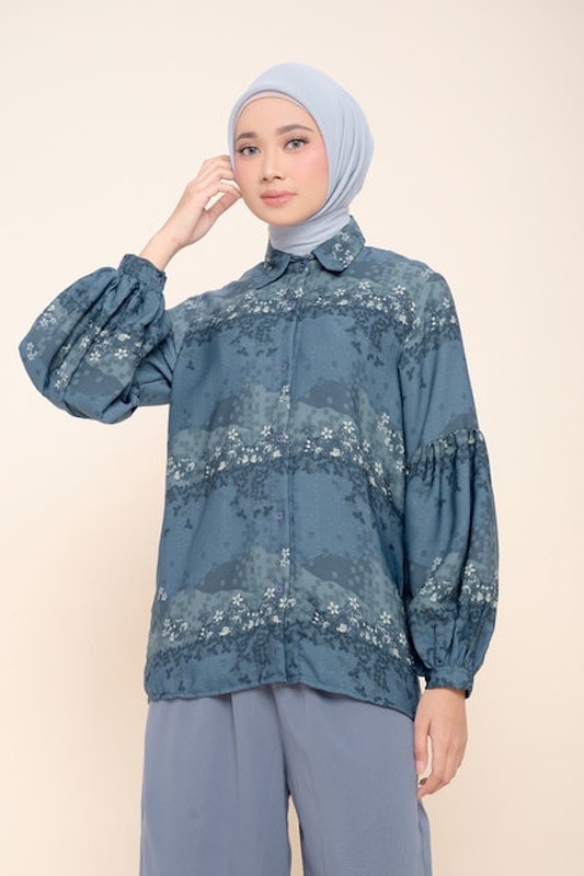 Yazwa Navy Blouse - Romansa Khatulistiwa - Edisi Bunga Simpur 2