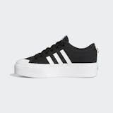 10 Rekomendasi Sepatu adidas untuk Wanita Terbaik 4