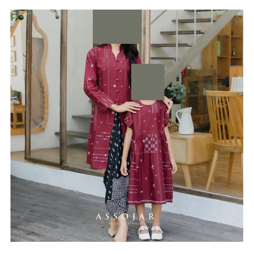  Izara Batik Calista Navy Set Kebaya Batik Modern 