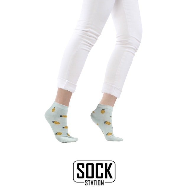 Mundo Kaos Kaki Wanita Jempol Pendek