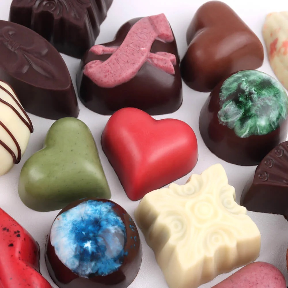 Anugrah Mulia Sentosa Chocolate Monggo Pralines Heart Shape Gift Box 16 pcs  