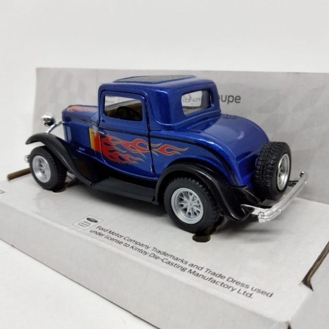KiNSMART  1932 Ford 3-Window Coupe