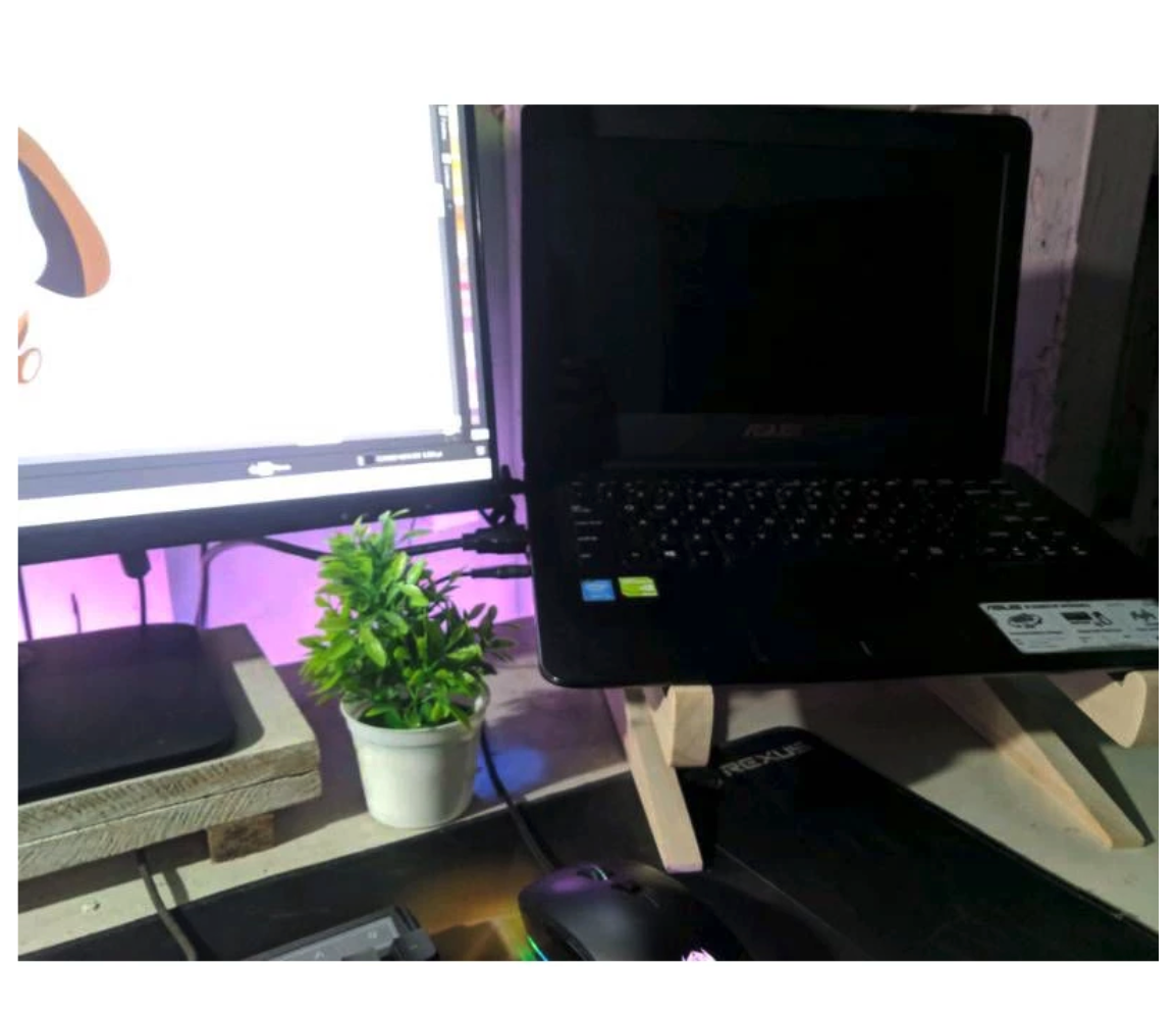 Stand Laptop Stik Kayu 4