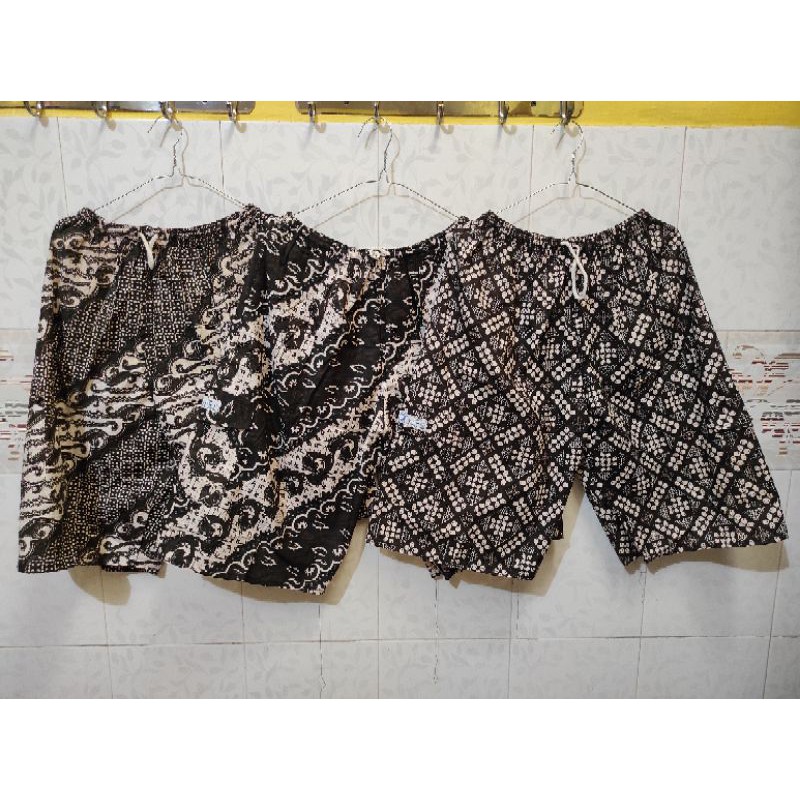 Celana Pendek Kolor Santai Batik 3/4  2