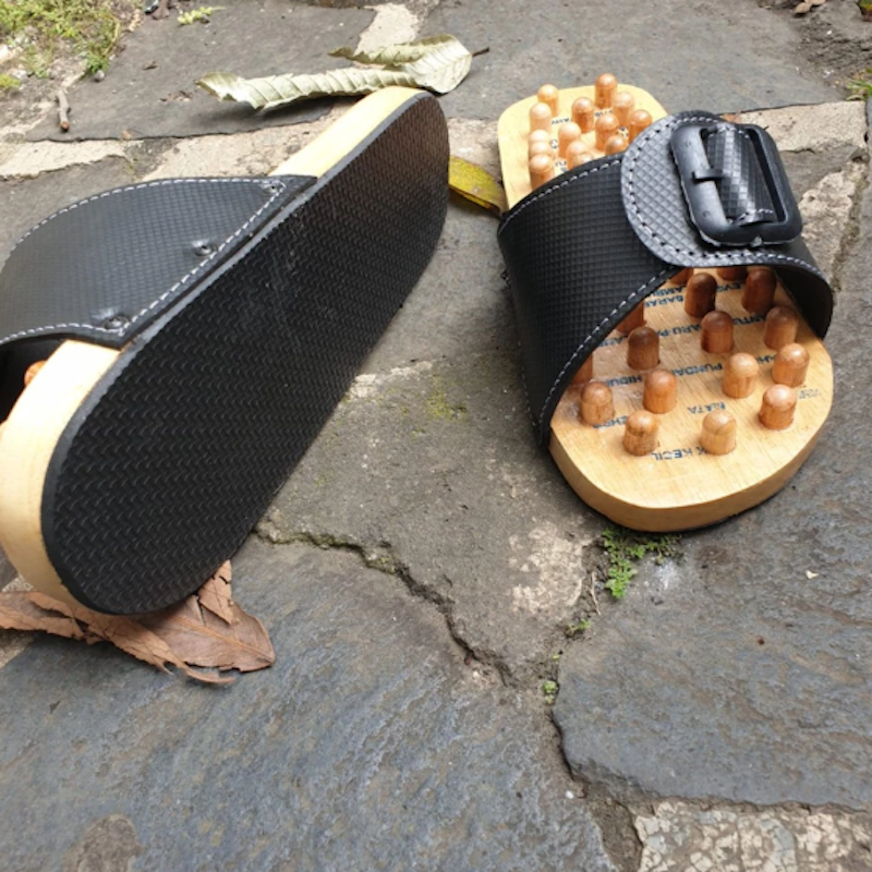 Sandal Pijat Refleksi Selop Kayu 3