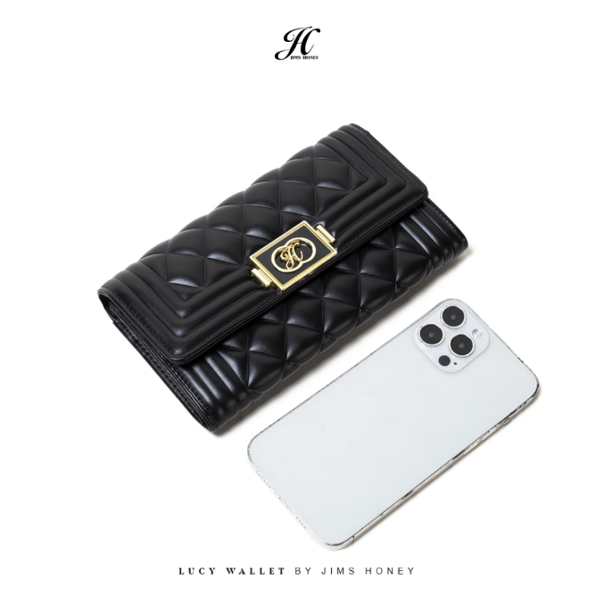 Lucy Wallet 4