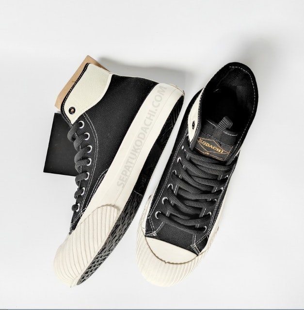 Kodachi The New Yorker High Black