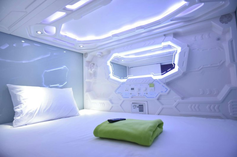 Whiz Capsule Hotel 1