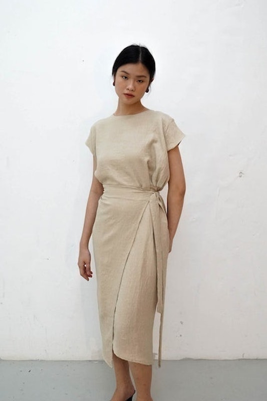 Akina Dress in Loose Linen 1