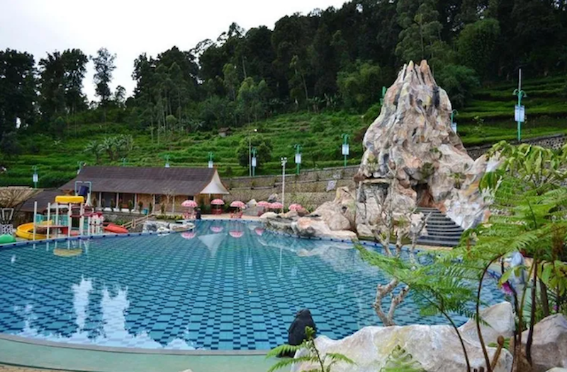 Ciwidey Valley Resort Hot Spring Waterpark 4