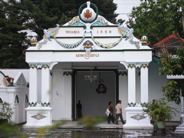 Keraton Yogyakarta, Taman Sari, Tugu Jogja, Fort Vredeburg Museum, and Shopping at Malioboro Motorcycle Tour - 10 Hours 2