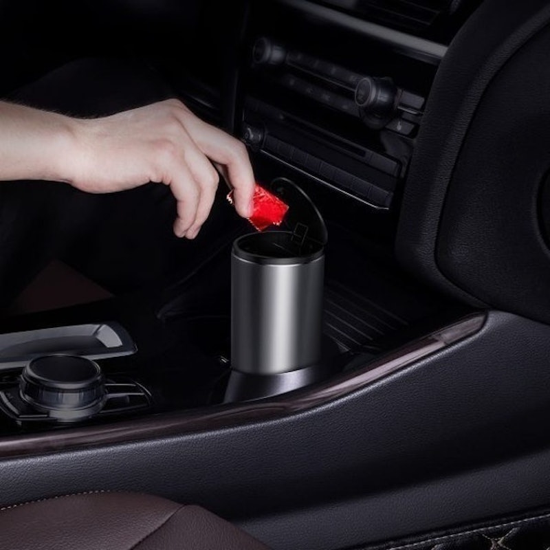 Gentleman Style Vehicle Mounted Trash Can 2
