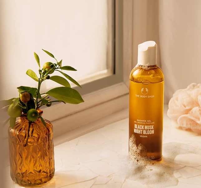 Black Musk Night Bloom Shower Gel 