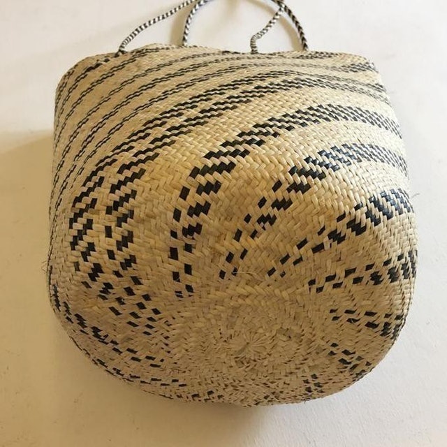  Tas Rotan Dayak Kalimantan Motif Garis