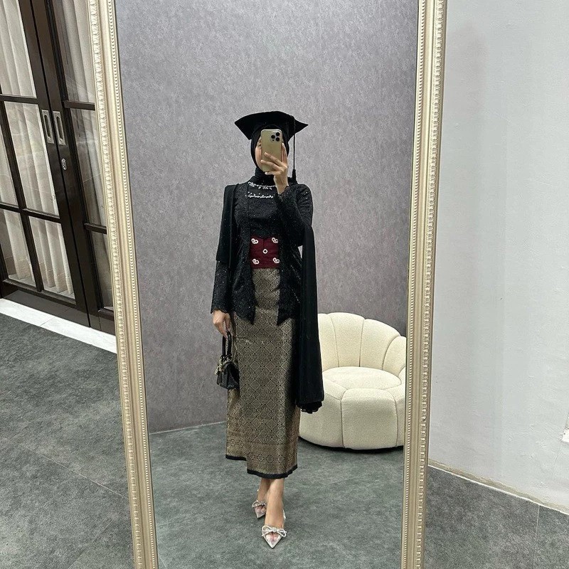 By Karyaku Batik Kebaya Kutubaru