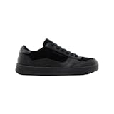 10 Rekomendasi Sneakers Pria Full Black Terbaik (Terbaru Tahun 2026) 1