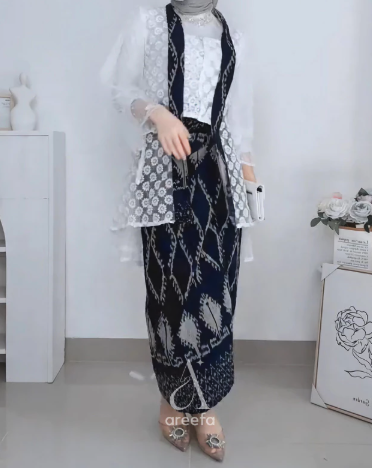  Areefa Set Kebaya Kutu Baru Brukat