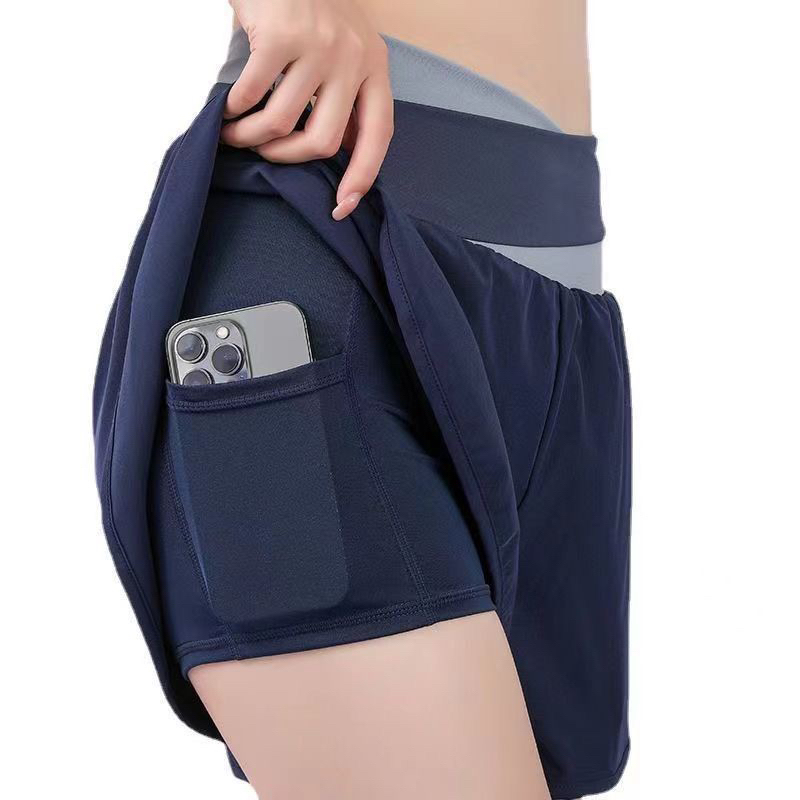 NOLDS Celana Pendek Olahraga Wanita