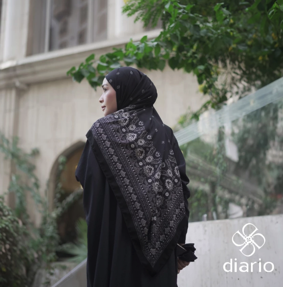 Disclosure Retail Indonesia Diario x Hamidah Pashmina Premium Mouna Series