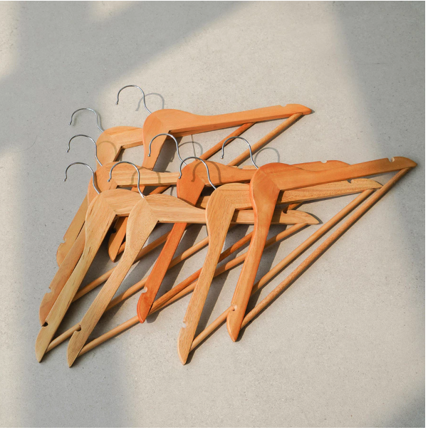 Home Center Indonesia Informa Set 8 Pcs Hanger Baju Kayu