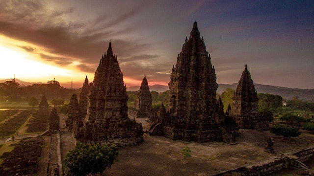 Candi Prambanan 3