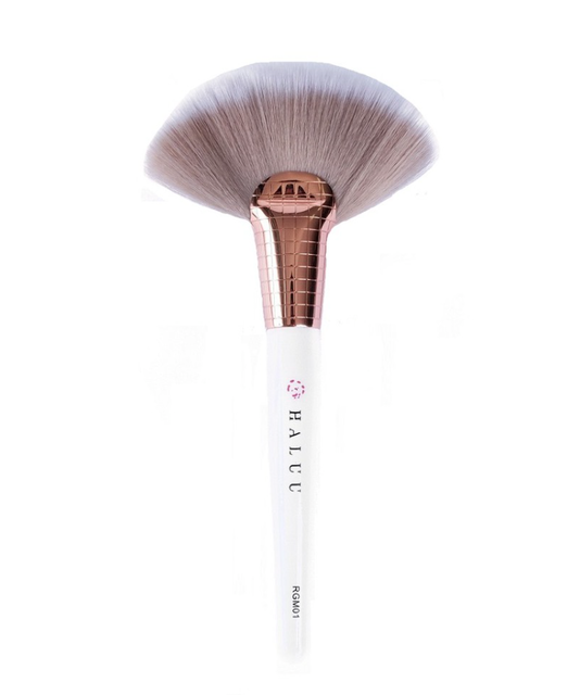 Deluxe Fan Brush 1