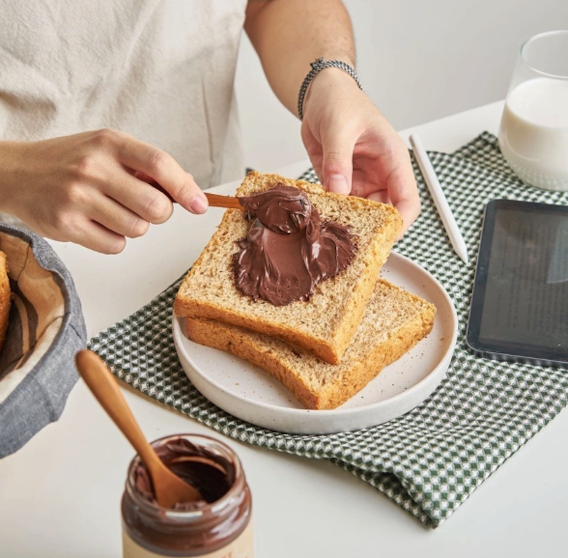 Melts Almost Dark Chocolate Spread 3