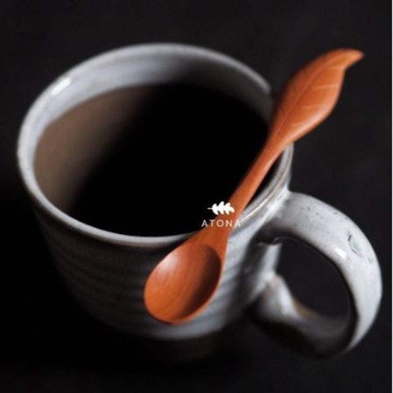 Sendok Teh Kayu Motif Daun 3
