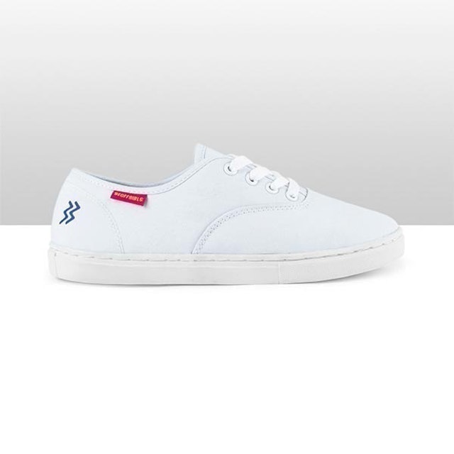 Geoff Max Lizzie All White