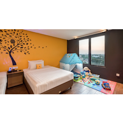 Yellow Bee Hotel