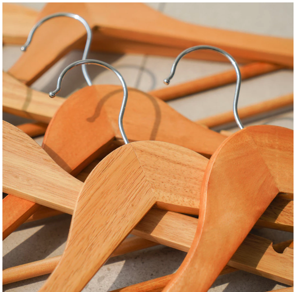 Home Center Indonesia Informa Set 8 Pcs Hanger Baju Kayu