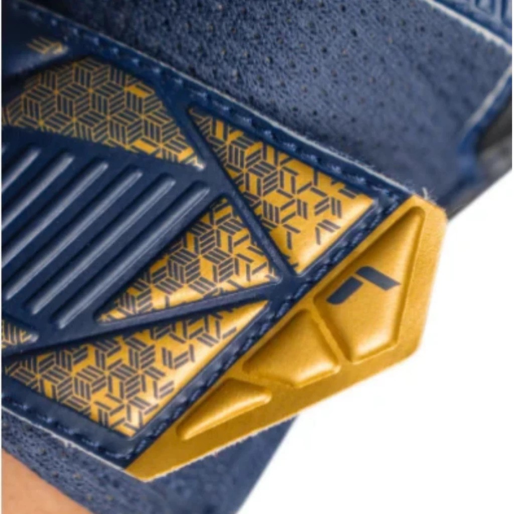  Reusch GK Gloves Attrakt Solid Finger Support