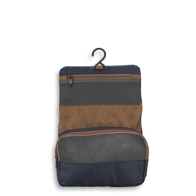 Pinewood Toiletry M 1F  4