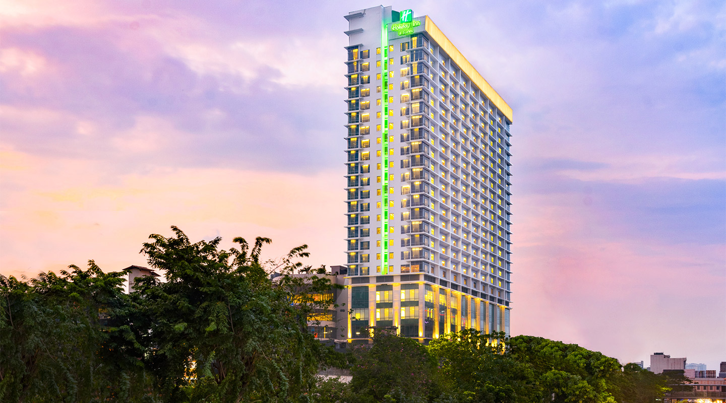 Holiday Inn & Suites Gajah Mada 5
