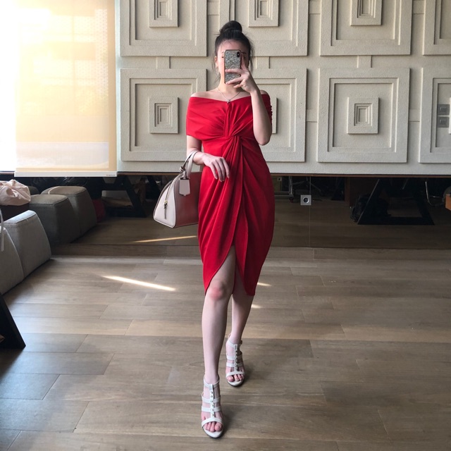  Velvet House Premium Twisted Dress V104