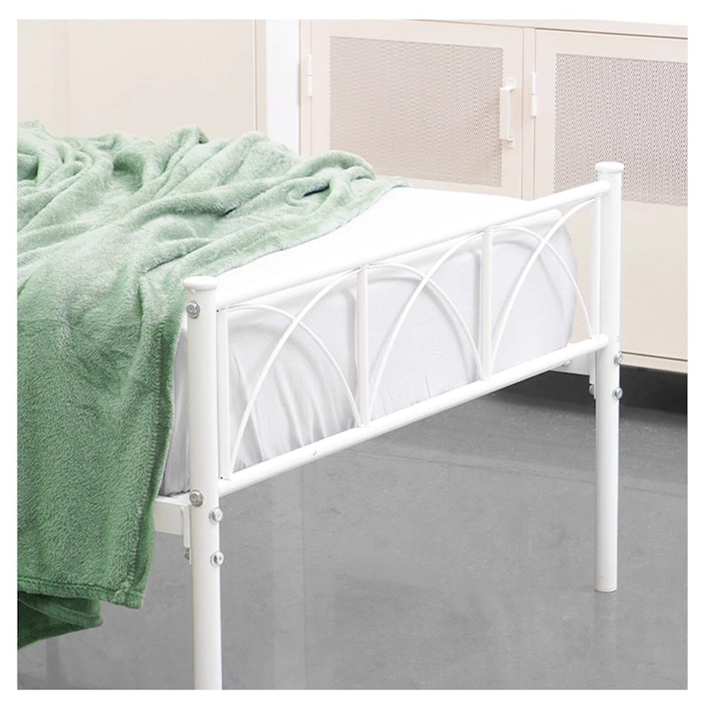 Selma Whitney Tempat Tidur Metal 4