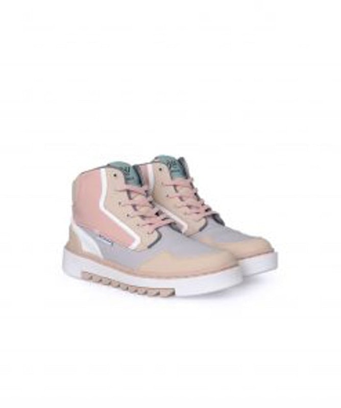 Hagia Women 1