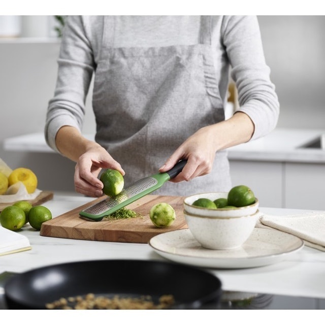 Joseph Joseph GripGrate Paddle Grater