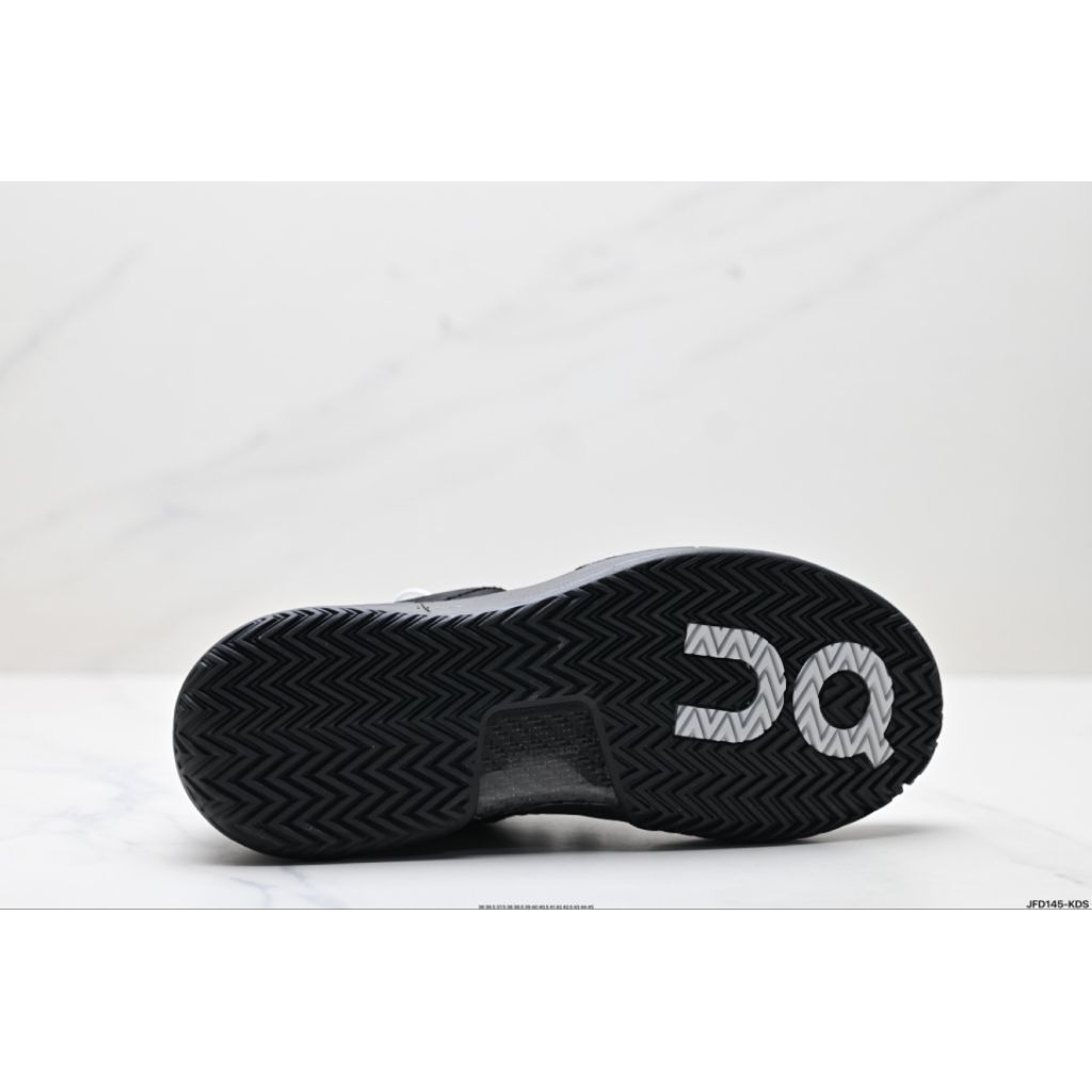 On The Roger Pro 2 All Black  5