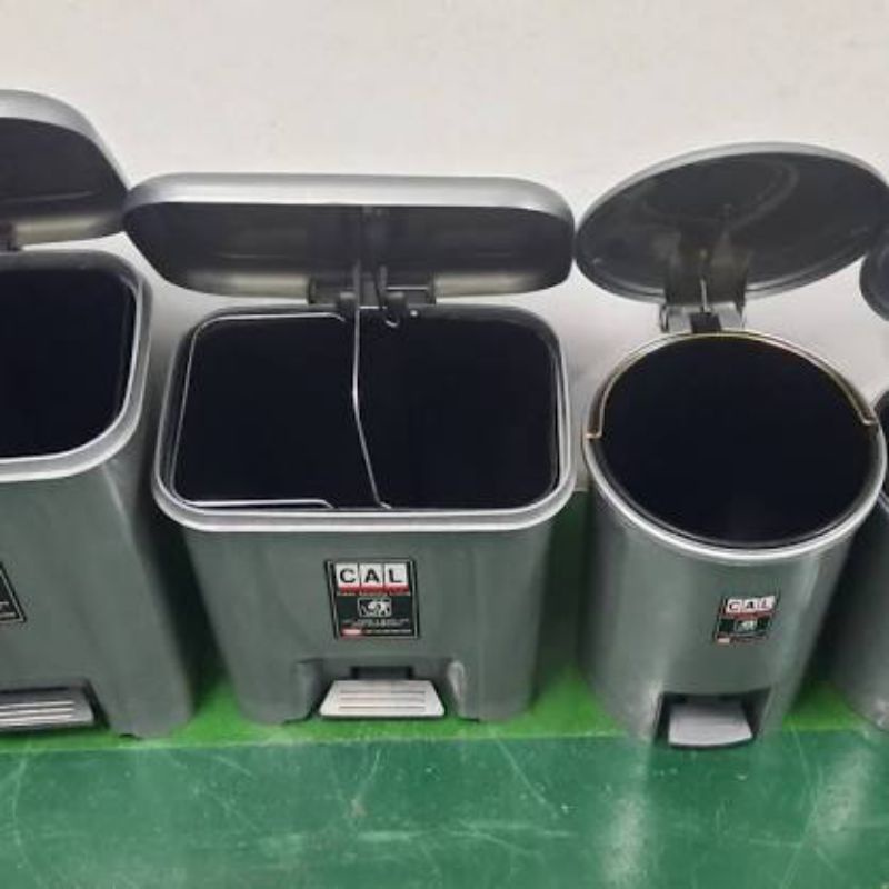 Tempat Sampah Plastik Dengan Injakan 10 L 840S