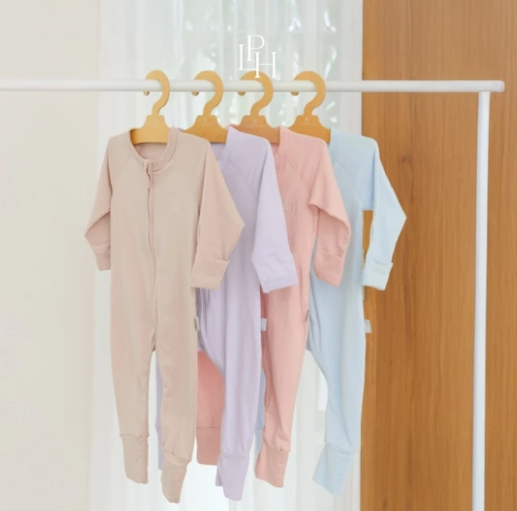 Little Palmerhaus Baby Sleepsuit 5