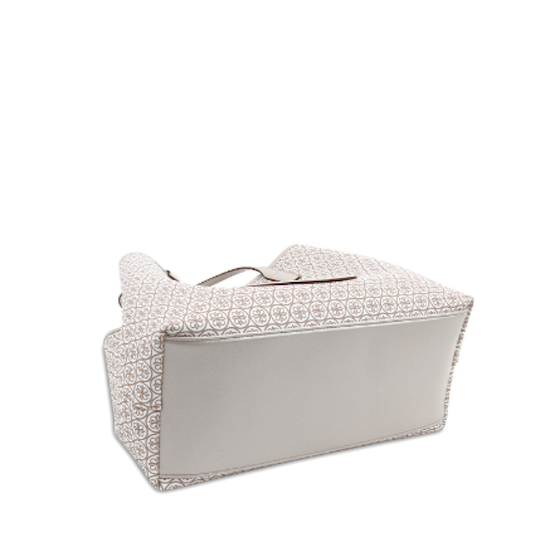 Devica Carry All Monogram 4