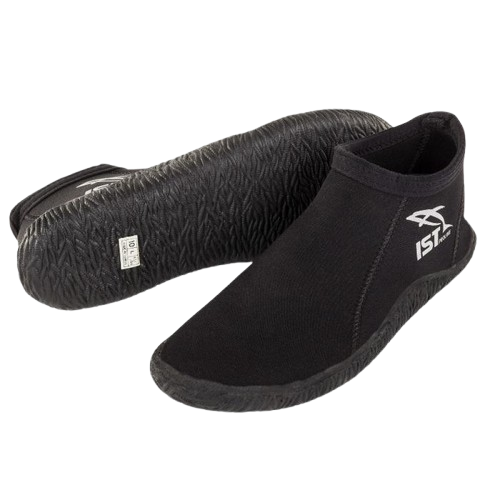  IST Sepatu Pantai S38