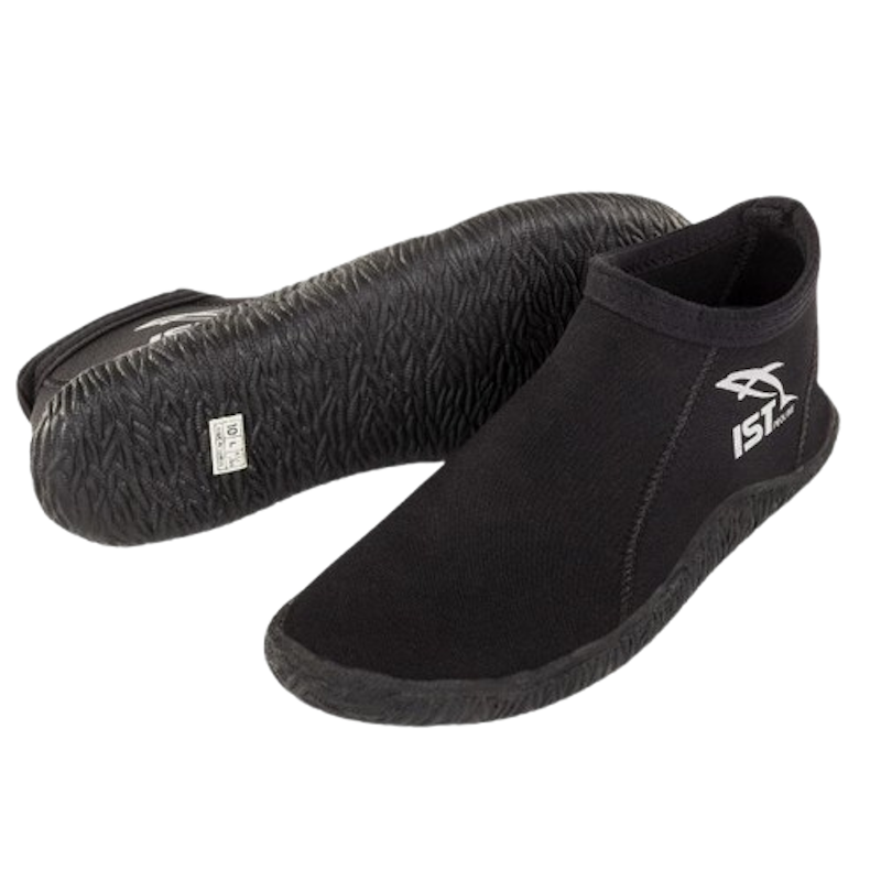 IST Sepatu Pantai 2