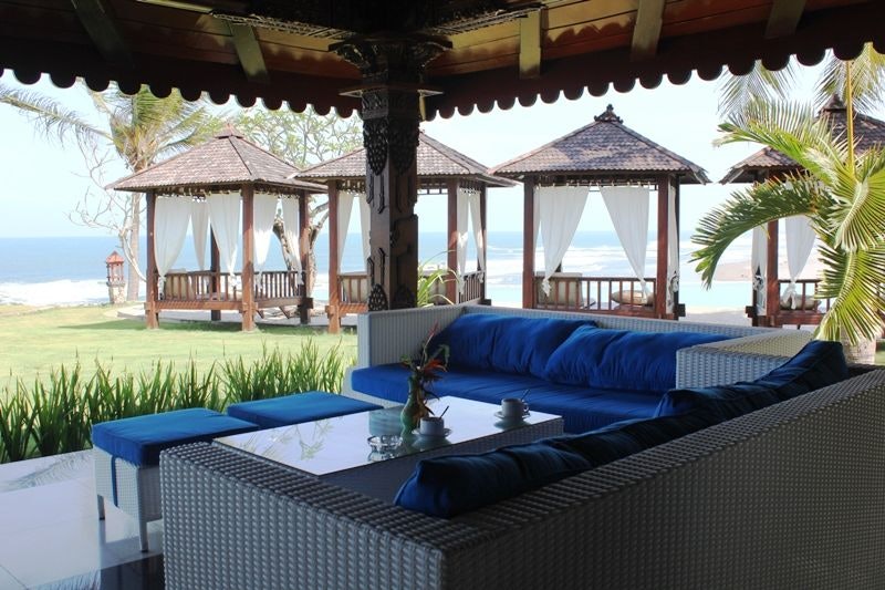 Queen Of The South Resort 3