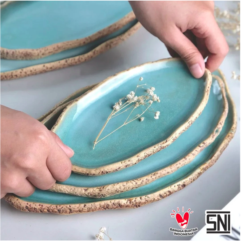  Naruna Piring Keramik Coral Oval M